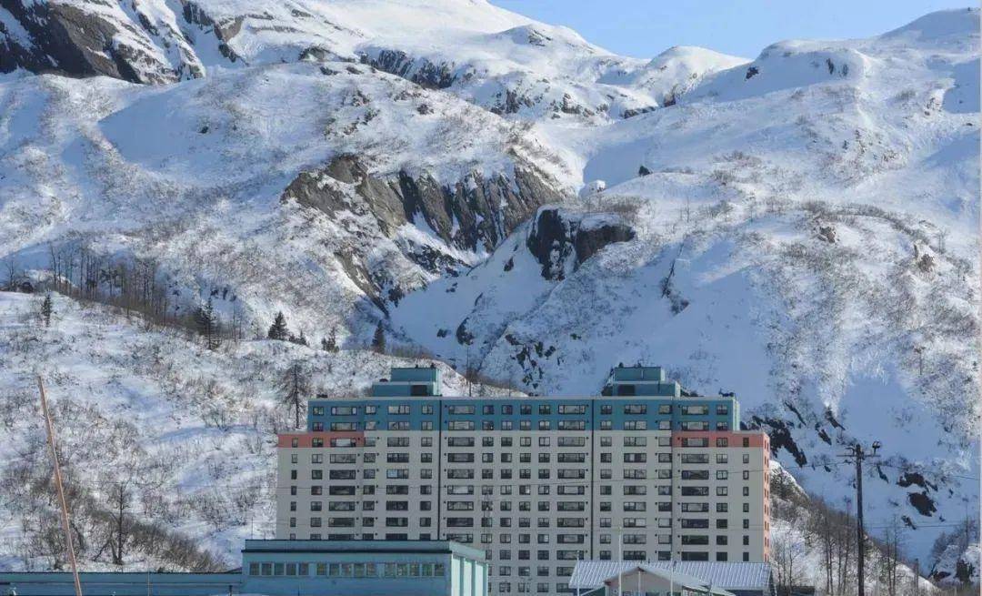 它就是惠蒂尔镇.