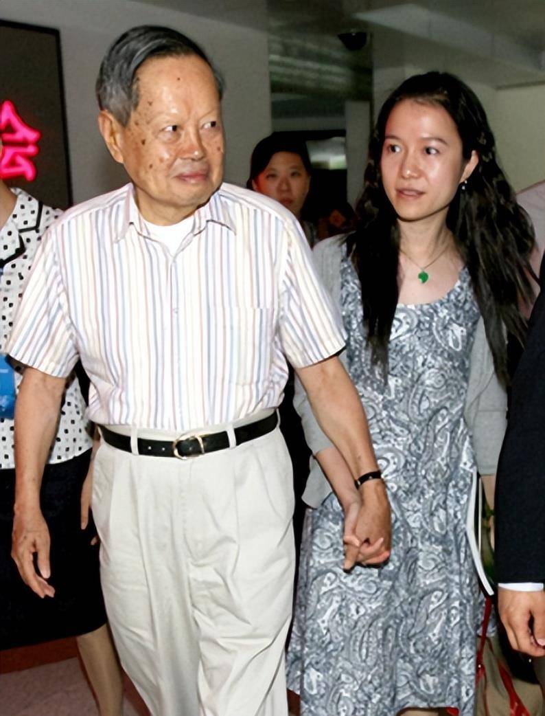 和杨振宁相伴53载,即便再娶也放不下她,杜致礼是怎么做到的?