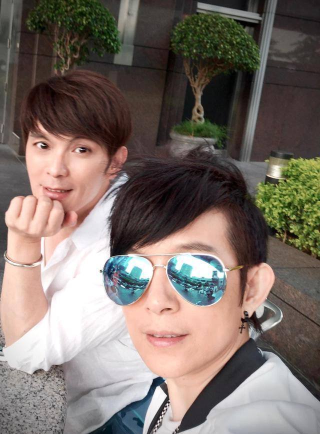 潘美辰生日当天接种大陆疫苗,父母倍感欣慰,忧心台家人不庆生_哥哥