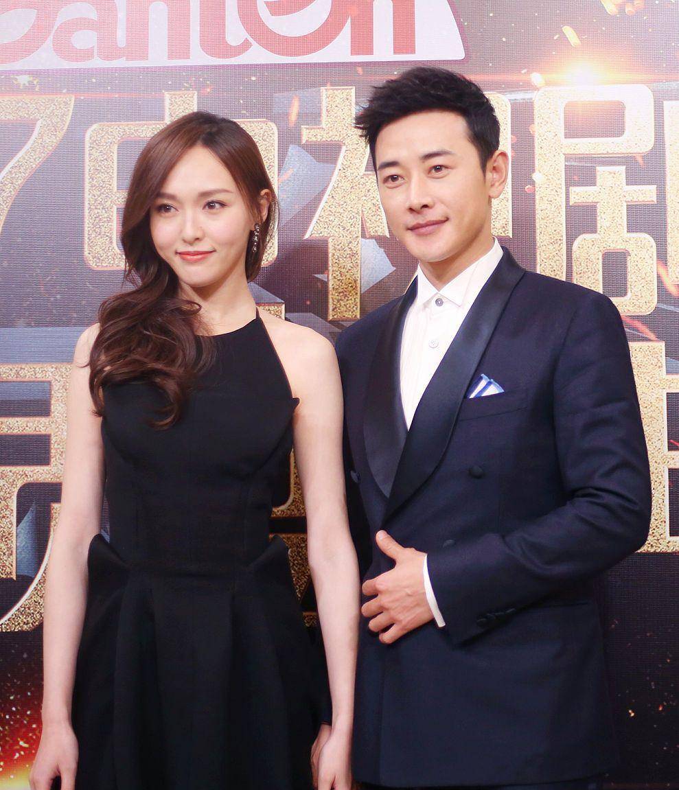 原创唐嫣晒出结婚两周年美照气质和身材没有发生丝毫改变美极了