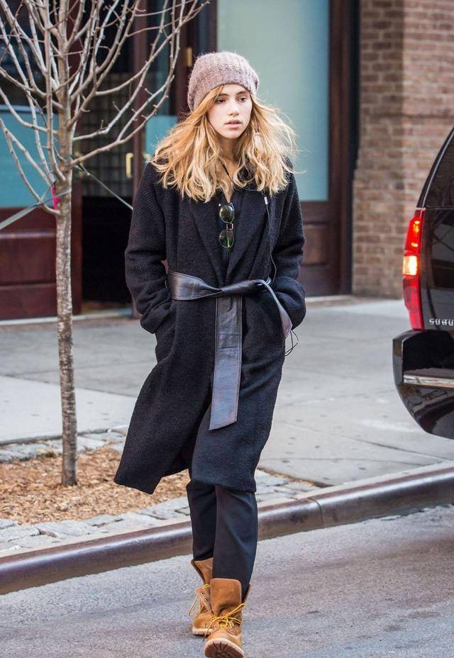 原创冬天别穿雪地靴太土了今年流行大黄靴保暖又时髦