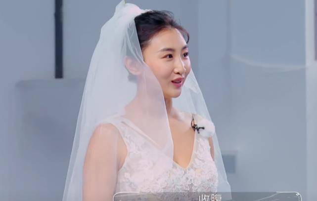 何雯娜梁超婚纱照图片