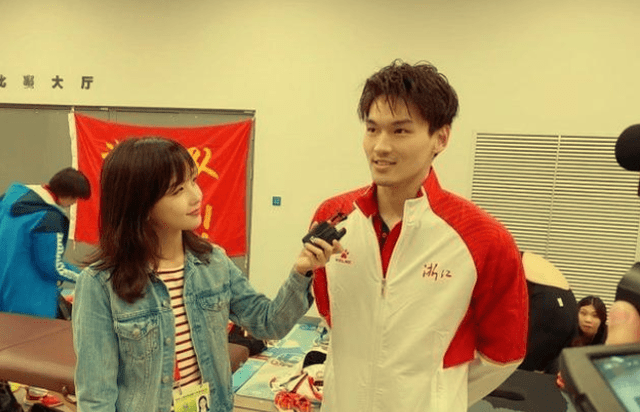 我记得王冰冰采访徐嘉余时,徐嘉余根据屏幕的性格特