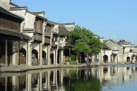 浙江这一古镇，以河为景点骨架，可欣赏小桥流水人家美景！