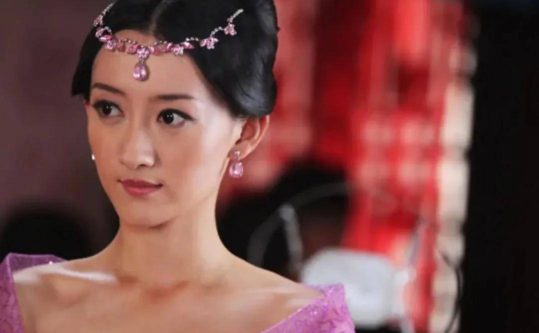 的"皇后",事业高峰期为爱环球旅行,如今被人遗忘_吴静一_陈翰宾_左娜