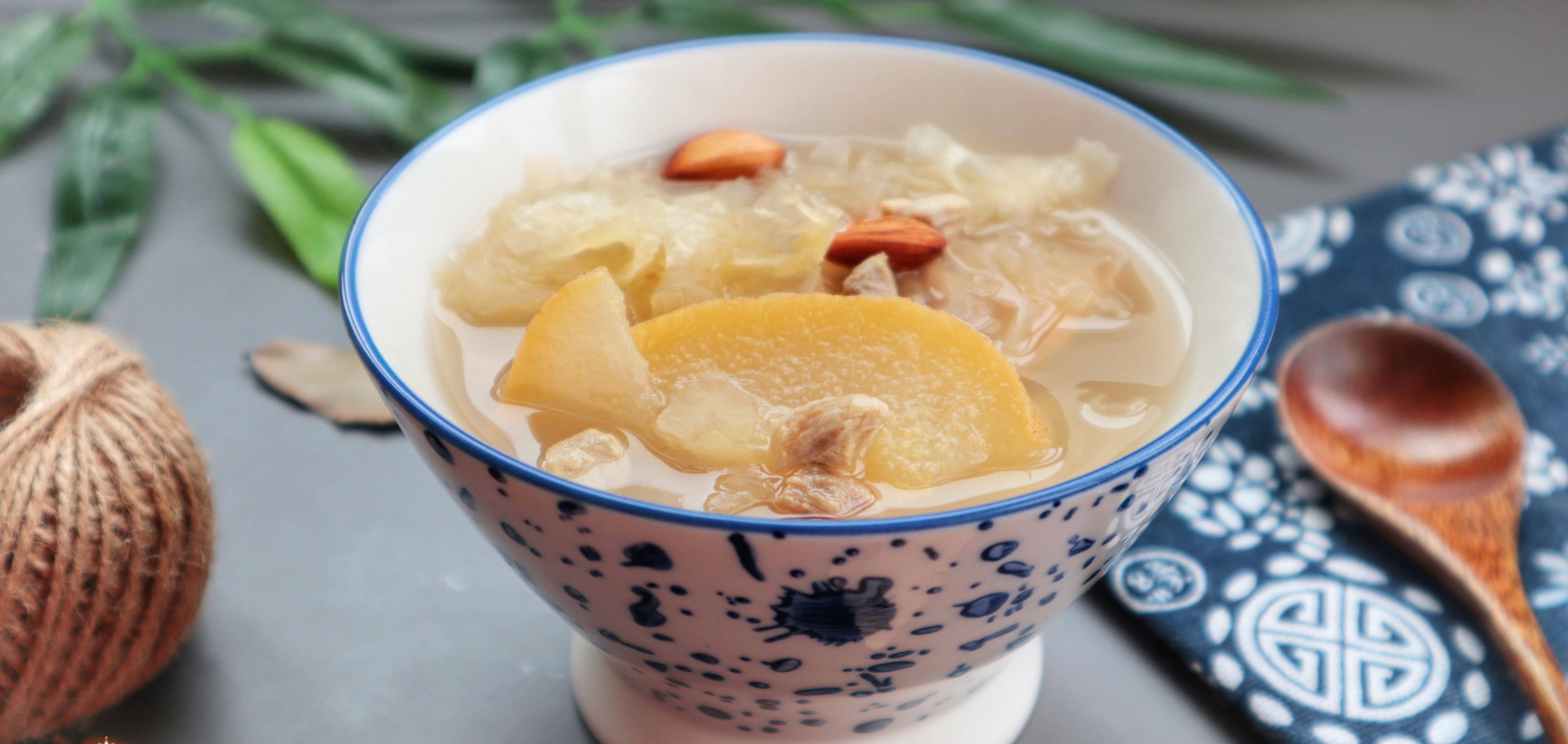 秋天美食cp秋梨瘦肉银耳汤美味又滋补味道不比羊汤差