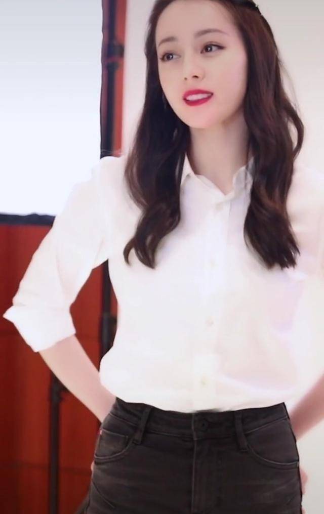 原创热巴极挑单人海报曝光穿黑西装独享c位待遇王炸出场