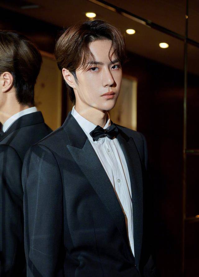 杨幂遭代拍恶意拍摄王一博方怒斥私生饭恶意追星到底多可怕