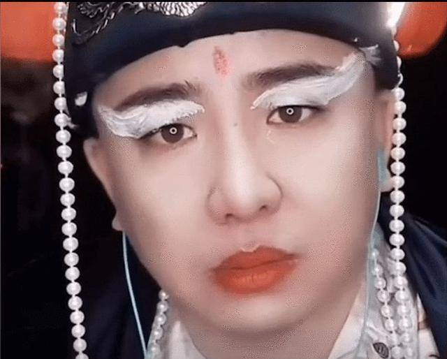 网红西厂厂公雨化田的走红,靠得可不光是运气_直播_工作_李佳琦