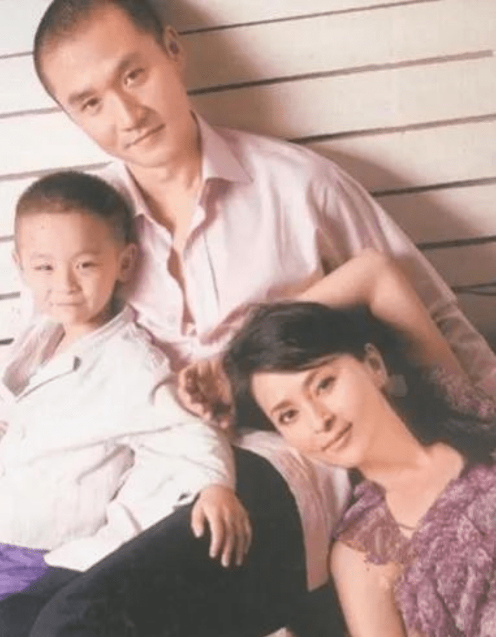 比现任大9岁,和小丈夫一起养大和前夫的儿子_父母_艺术_许云帆