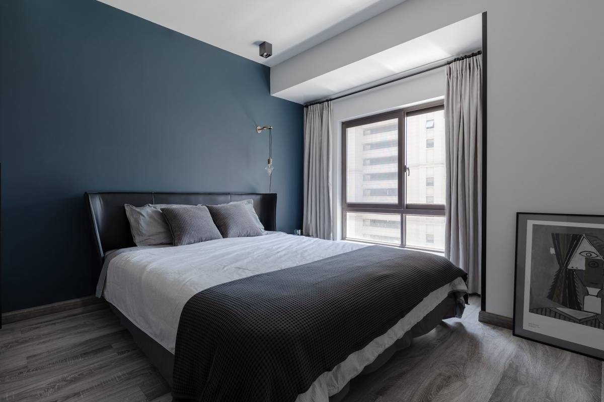 别刷大白墙了单调又显廉价用这几种深色系墙面颜值翻一倍