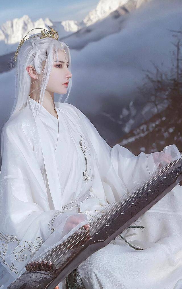 《君心难测:俏女要上位》妇人兴奋地叫着:夫人,老爷终于来信了_吕小萌