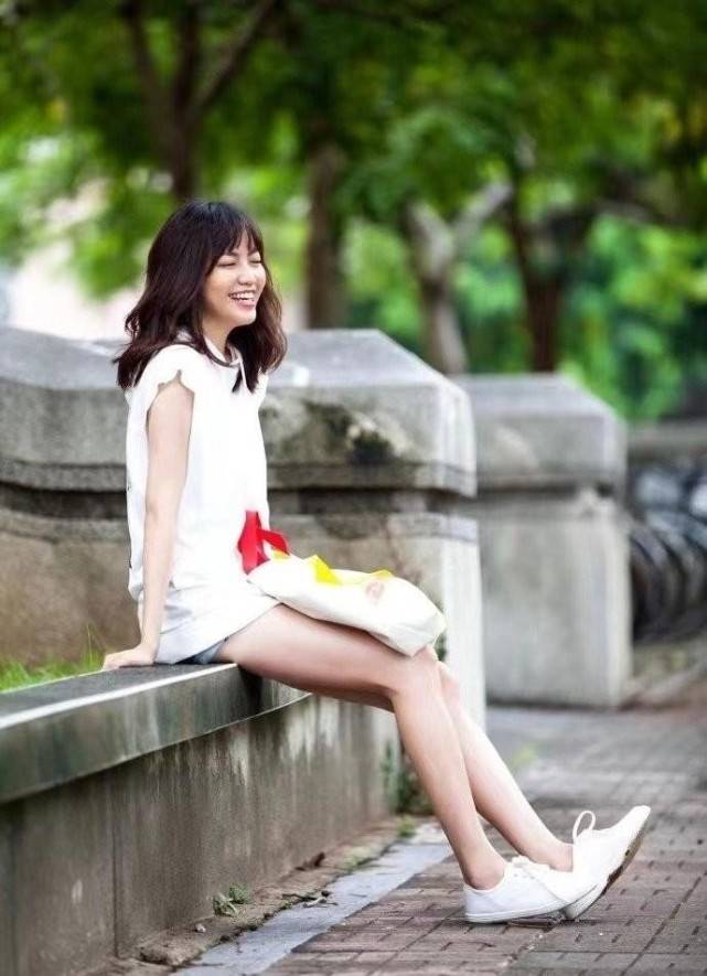 焦曼婷活力感穿搭技巧分析单品之间的呼应,增加平衡状态焦曼婷在选择