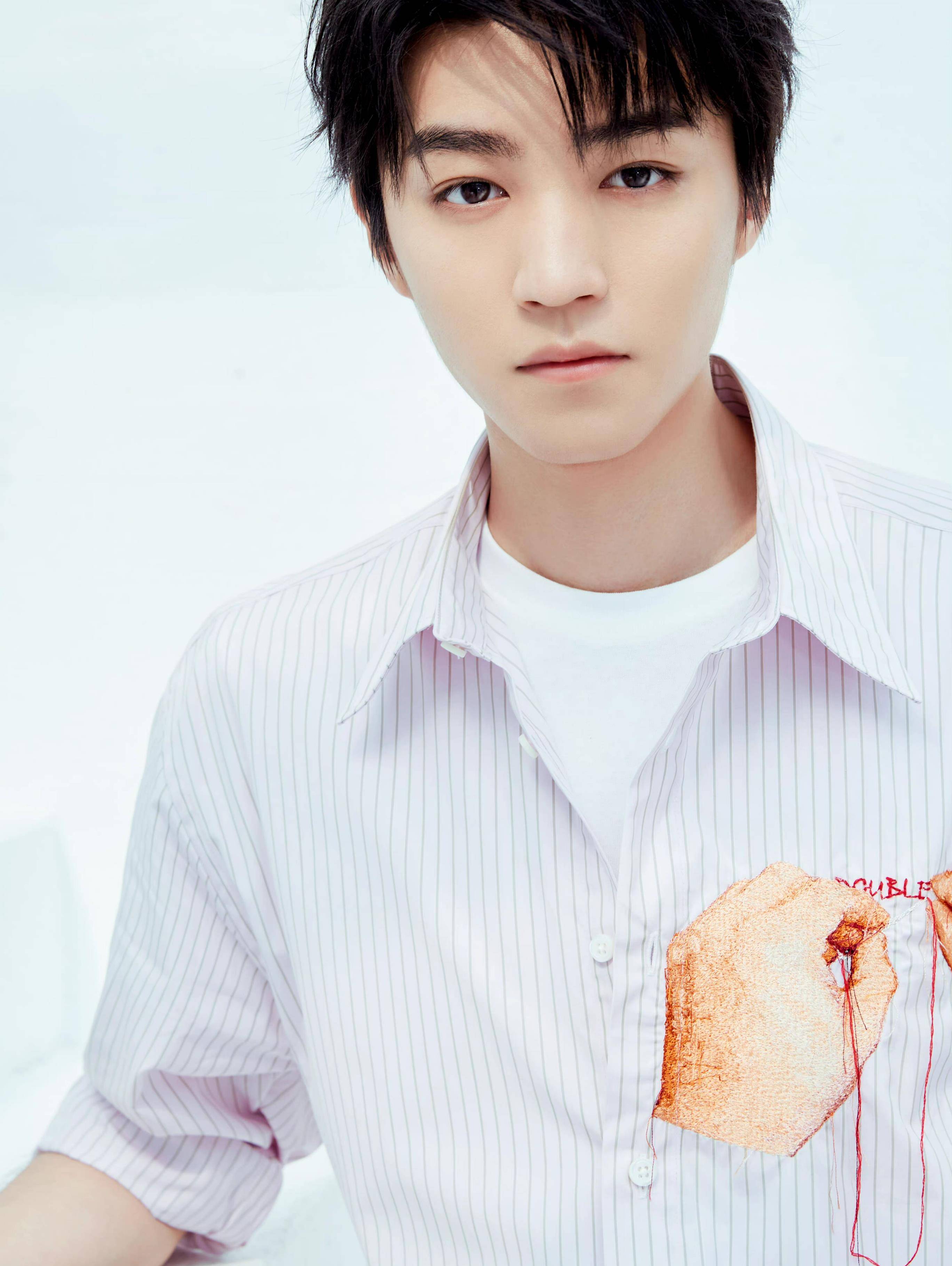 王俊凯最新甜甜直播状态超好还是个倔强少年