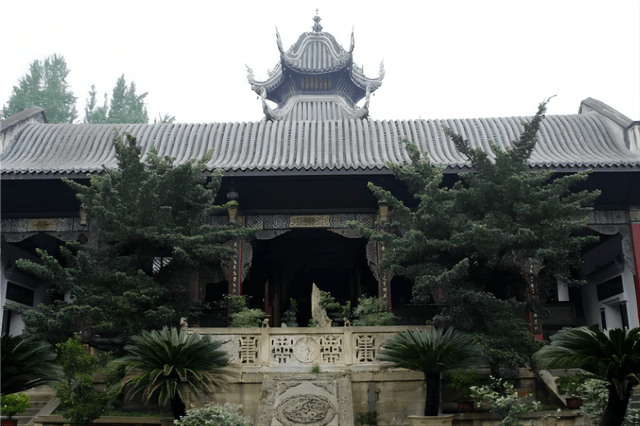始建于乾隆元年，同乡会馆！四川一古建筑，又称关帝庙，就在自贡