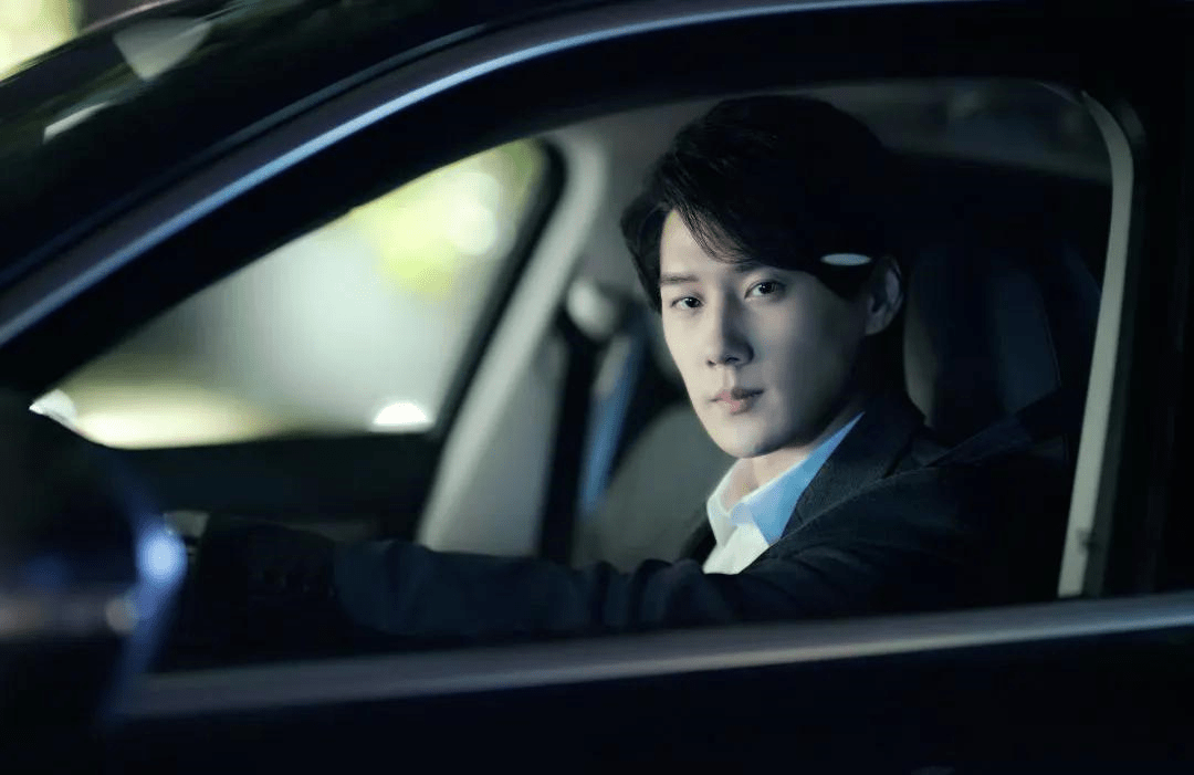 王炳翔:郭敬明曾为他冒险,今主演新剧《爱上坏狐狸小姐》_剧中_水亦诗