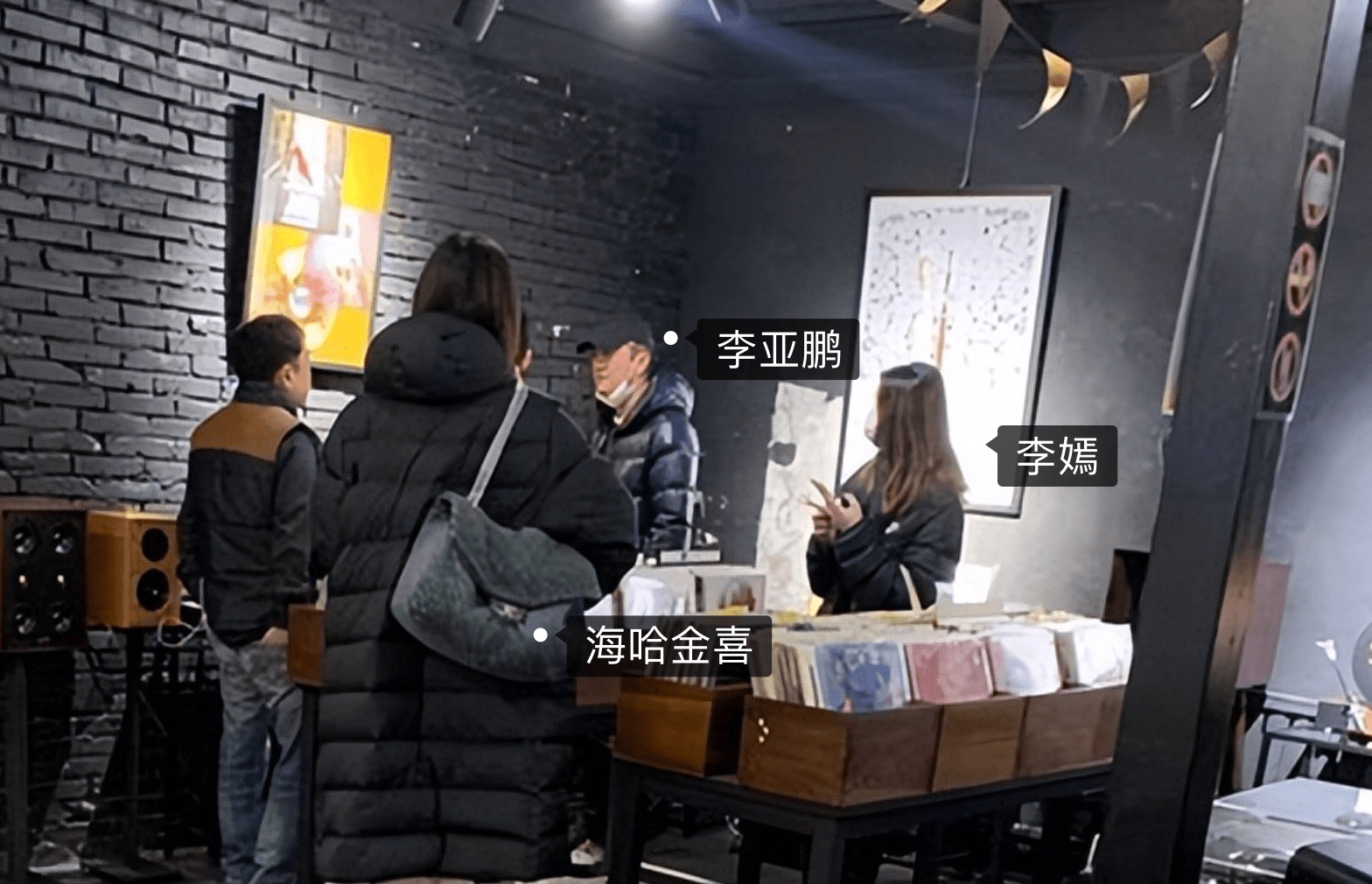 海哈金喜带娃陪继女买衣服,为李嫣挑选如生母