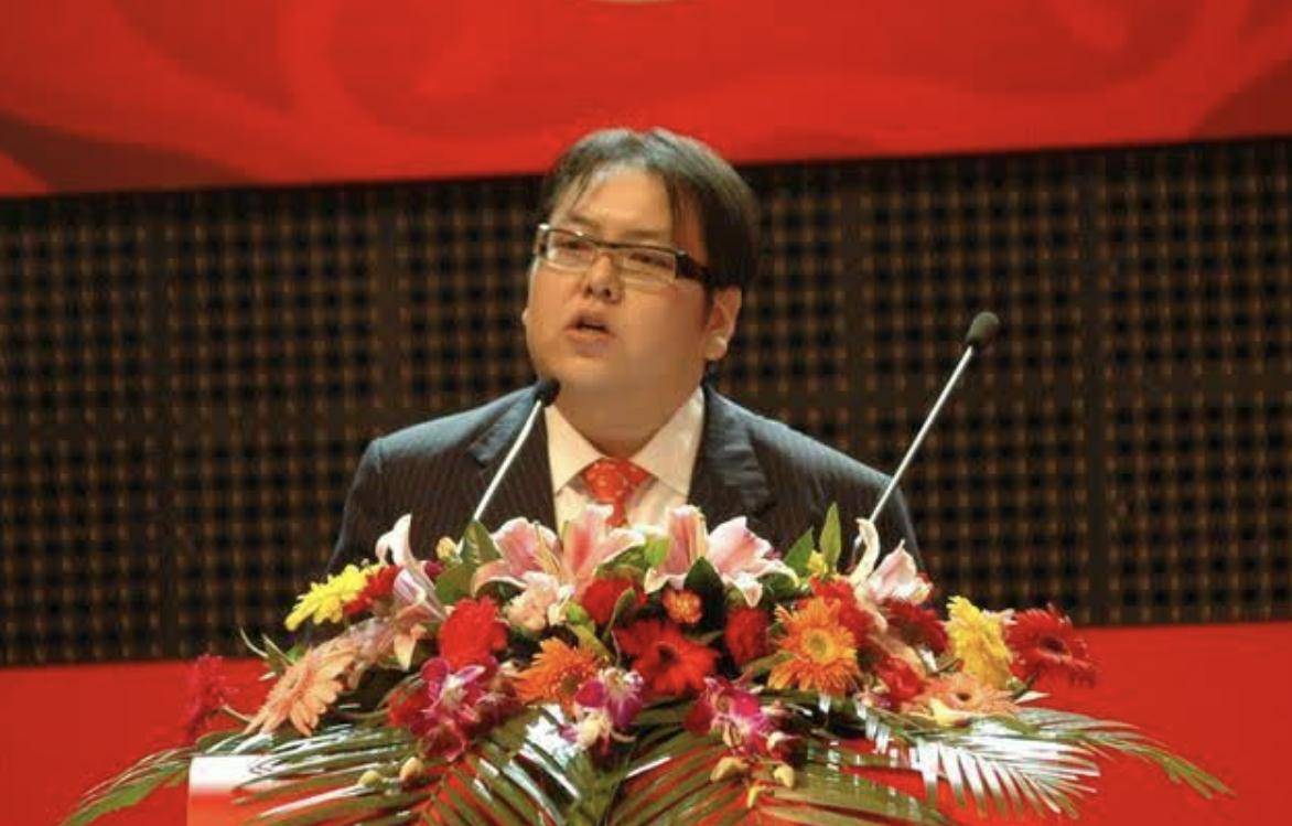 在李海仓遭遇枪杀去世之后,公司普遍认为六叔李文杰,五叔李天虎这些有