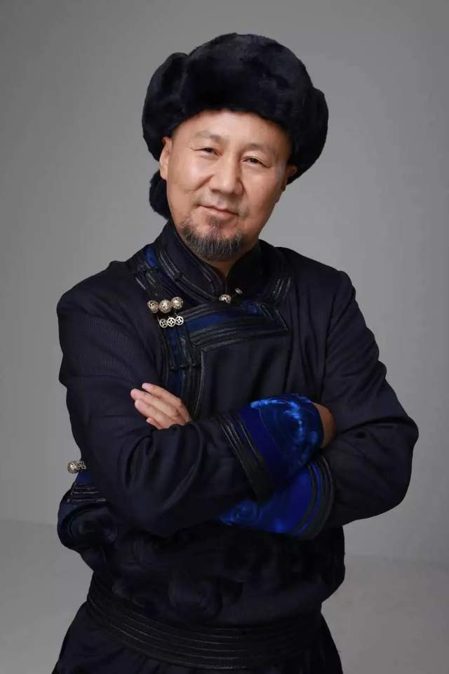 腾格尔——蒙古族三栖艺术家