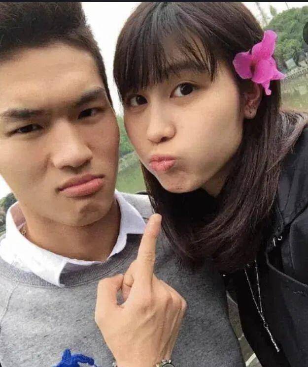 原创徐嘉余疑似劈腿前女友下头男余生请多游泳