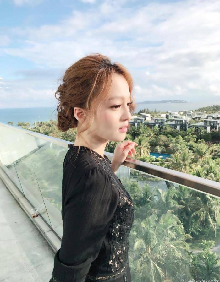 当张含韵和张韶涵同框,终于明白女人气质比长相重要太多了_搜狐汽车