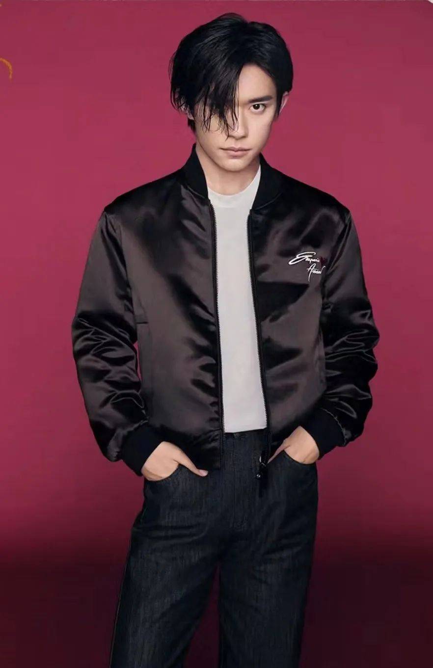 易烊千玺最新大片来啦_边肖_yee_jackson