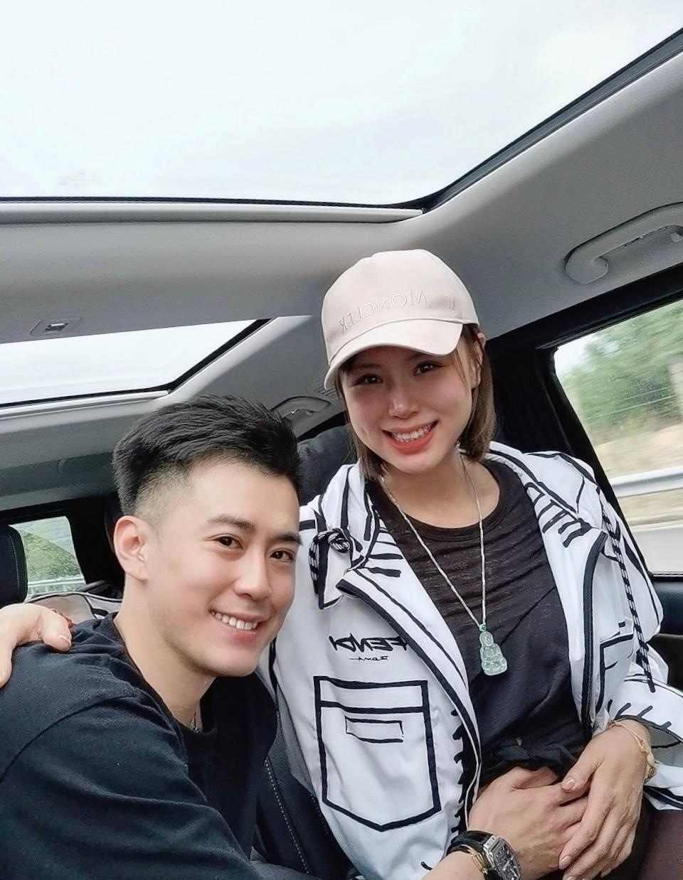 33岁曾春蕾生娃1周年!