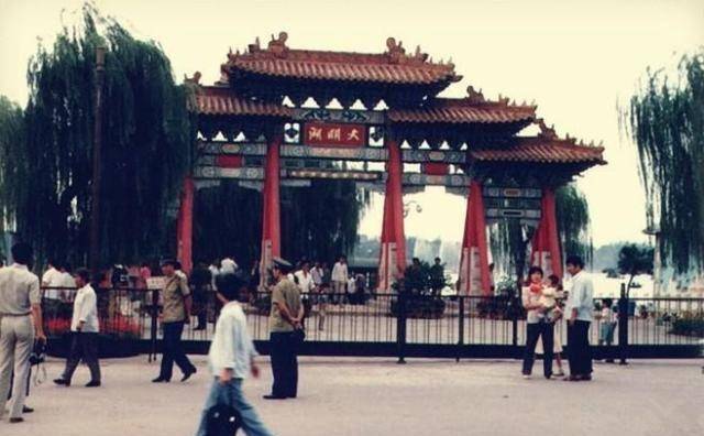 这是80年代的山东济南，这样的济南城，家乡的“你”还记得吗？