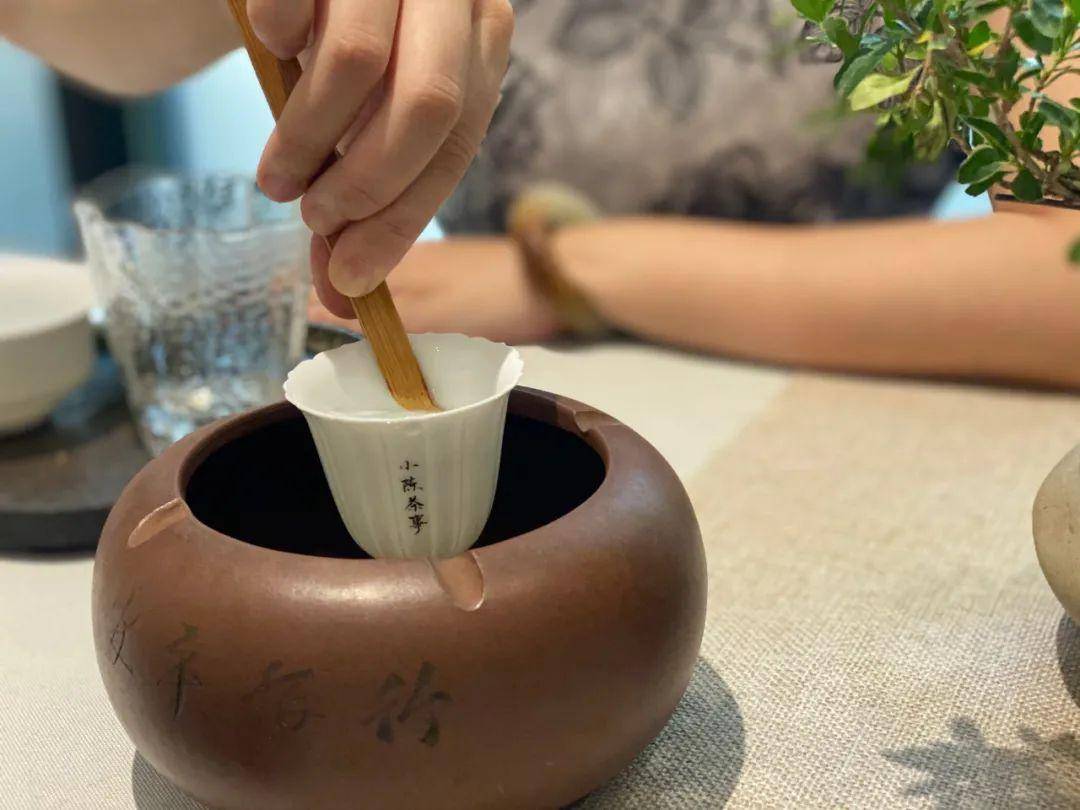 涨知识,让老茶客告诉你烫壶温杯有什么好处,泡茶会更香哟