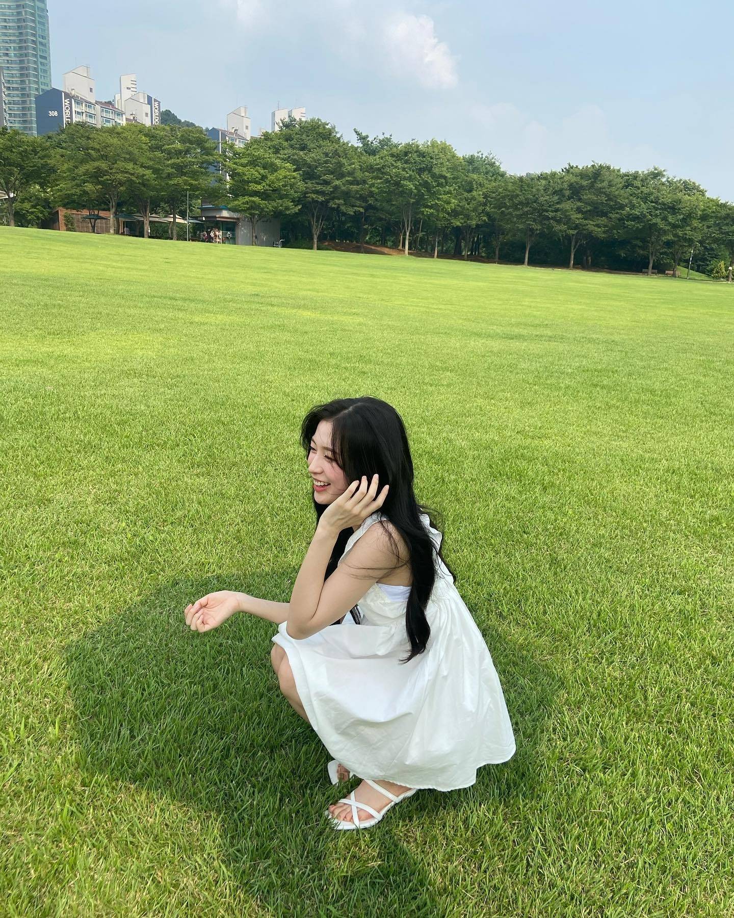 原创23岁的ohmygirl崔乂园迷你短裙展现纯真美淡淡的女神气息