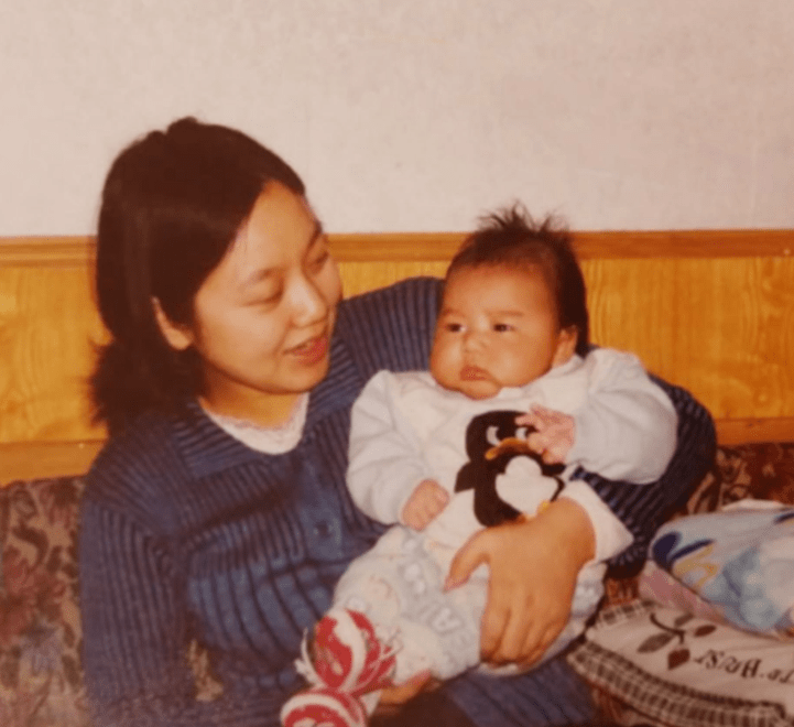 身价上亿的她认赵本山当哥,离婚后3次吃“嫩草”