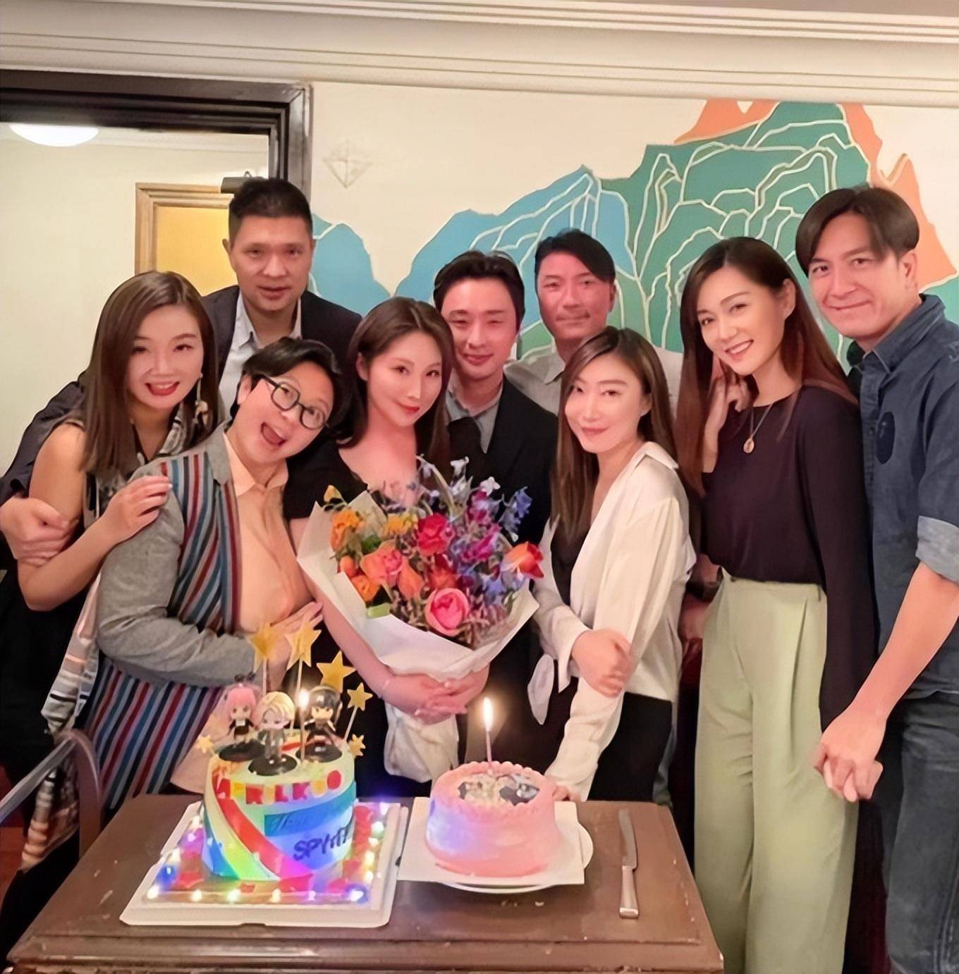 原创33岁黄心颖公开新恋情！已跟鼓手男友同居，前任马国明大方送祝福