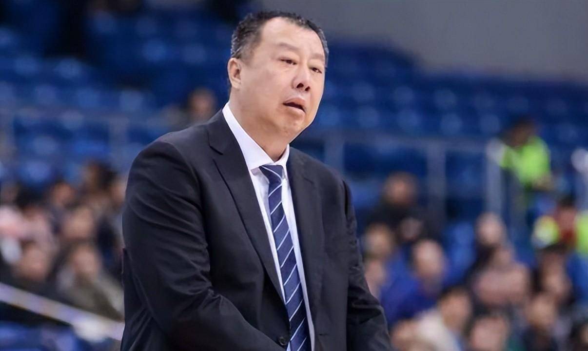 此前,青岛队主帅吴青龙被裁掉的时候,已经有球迷猜测他会去深圳队执教
