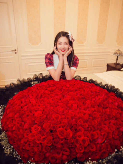 有种"炫富"叫张雨绮过生日,看清她的定制蛋糕后,是我没见过世面_生活