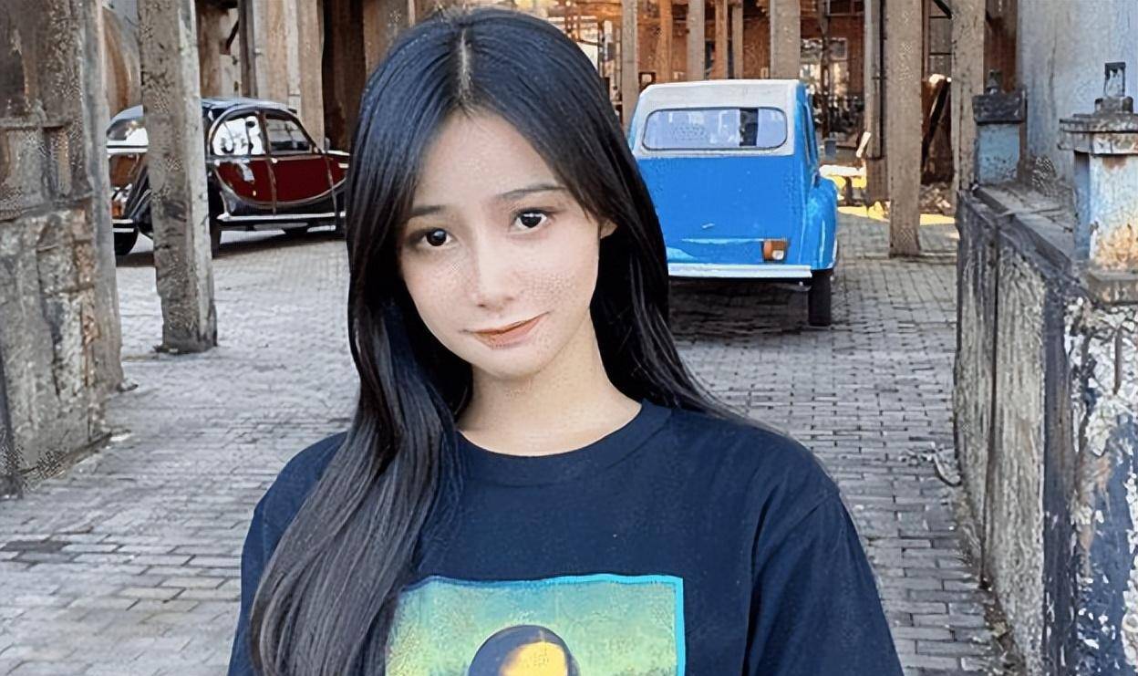 李kk:靠魔性广普走红,10个月涨粉900多万,却因捐款少被指小气_网友