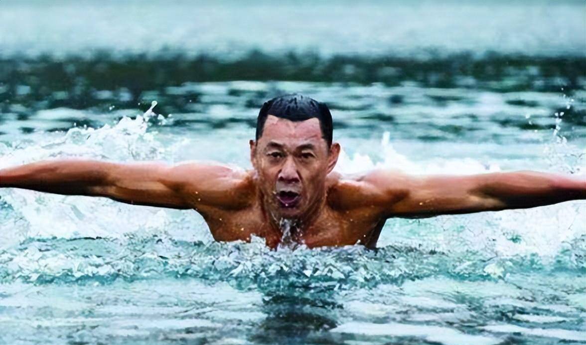 的腹肌,王阳的男人味,中年男星的身材太迷人_陈道明_谭凯_林雨申