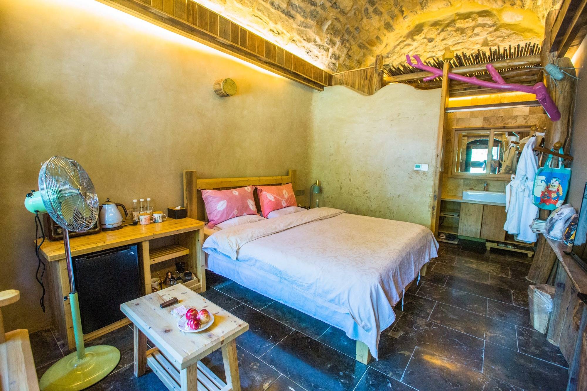 这里隐藏着一座天然冰洞群,是夏季避暑的好去处_康家坪_景区_世界