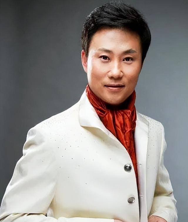 耿为华:被小14岁粉丝倒追,15年后被抛弃,离婚时和女儿抱头痛哭_郑佳