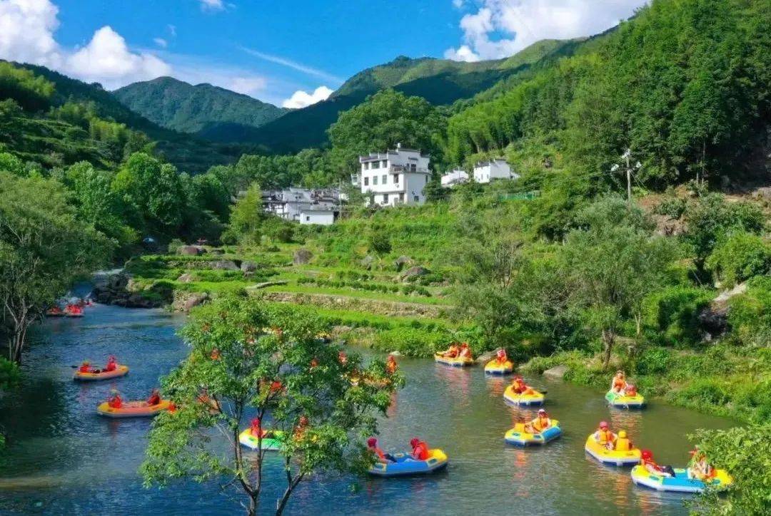 五龙源峡谷漂流源起五龙山海拔500米的晓庄水库,湍流全长8.
