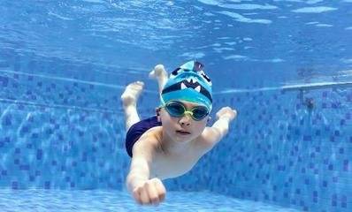 宝宝多大可以学游泳？孩子学游泳的时候要注意哪些事情