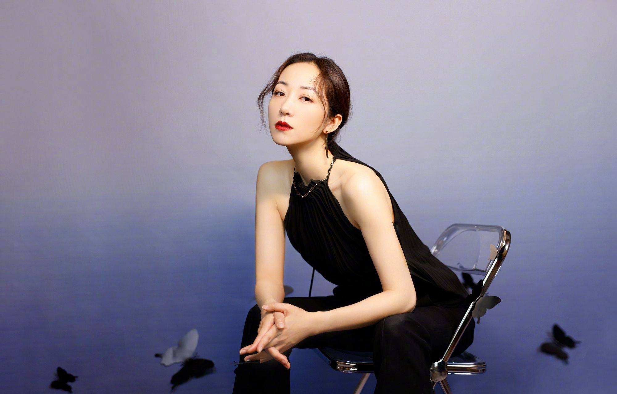 韩雪黑色连衣裙性感写真