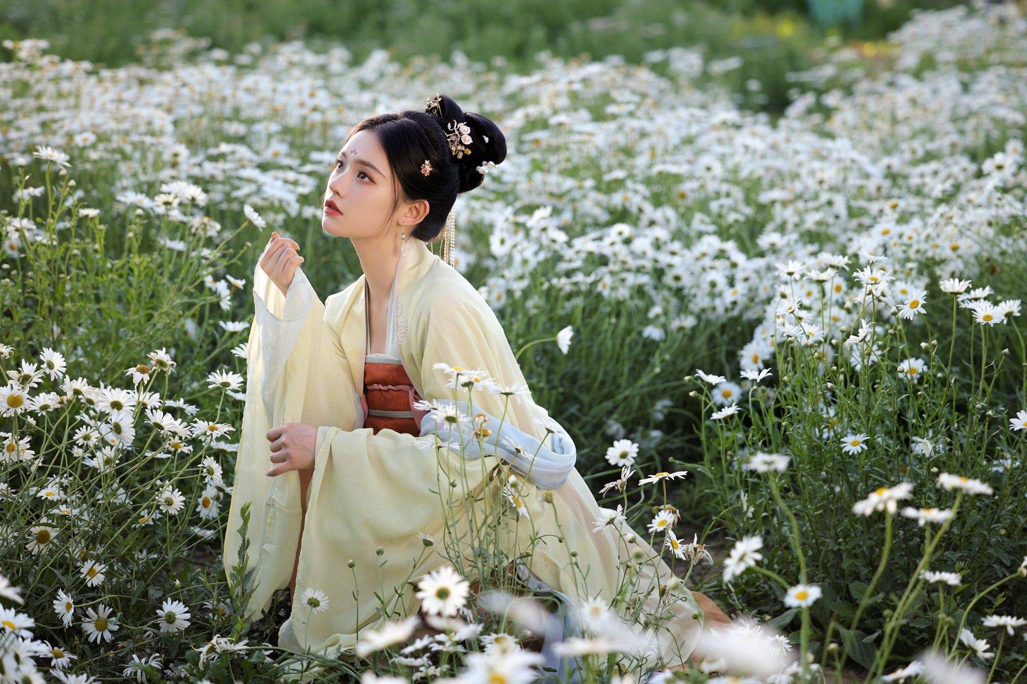 林允儿汉服仙气十足飘飘写真