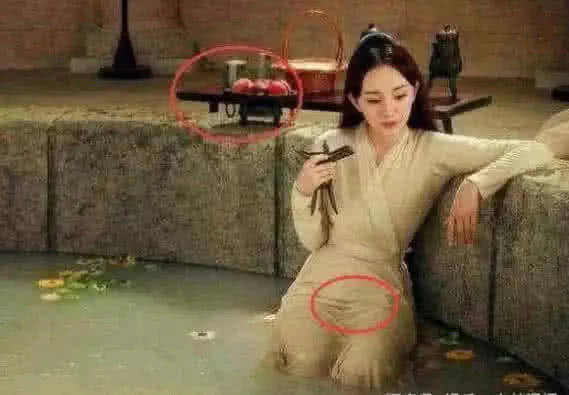 穿帮镜头二:来看一看古代的这物品清单,竟然出现"卫生巾一打",要知道