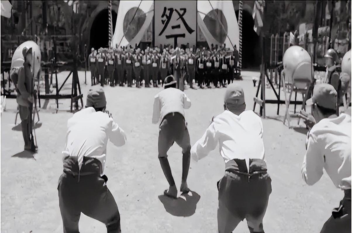 日本军人跳阿波舞图片