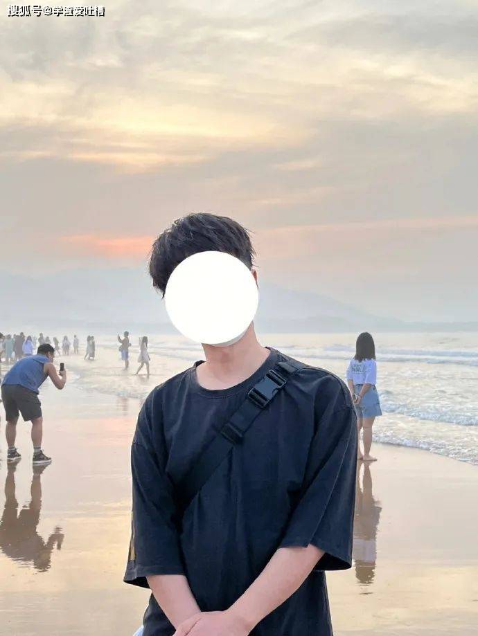 “如何把照片里的路人p掉?哈哈哈这是什么人工智障!!”