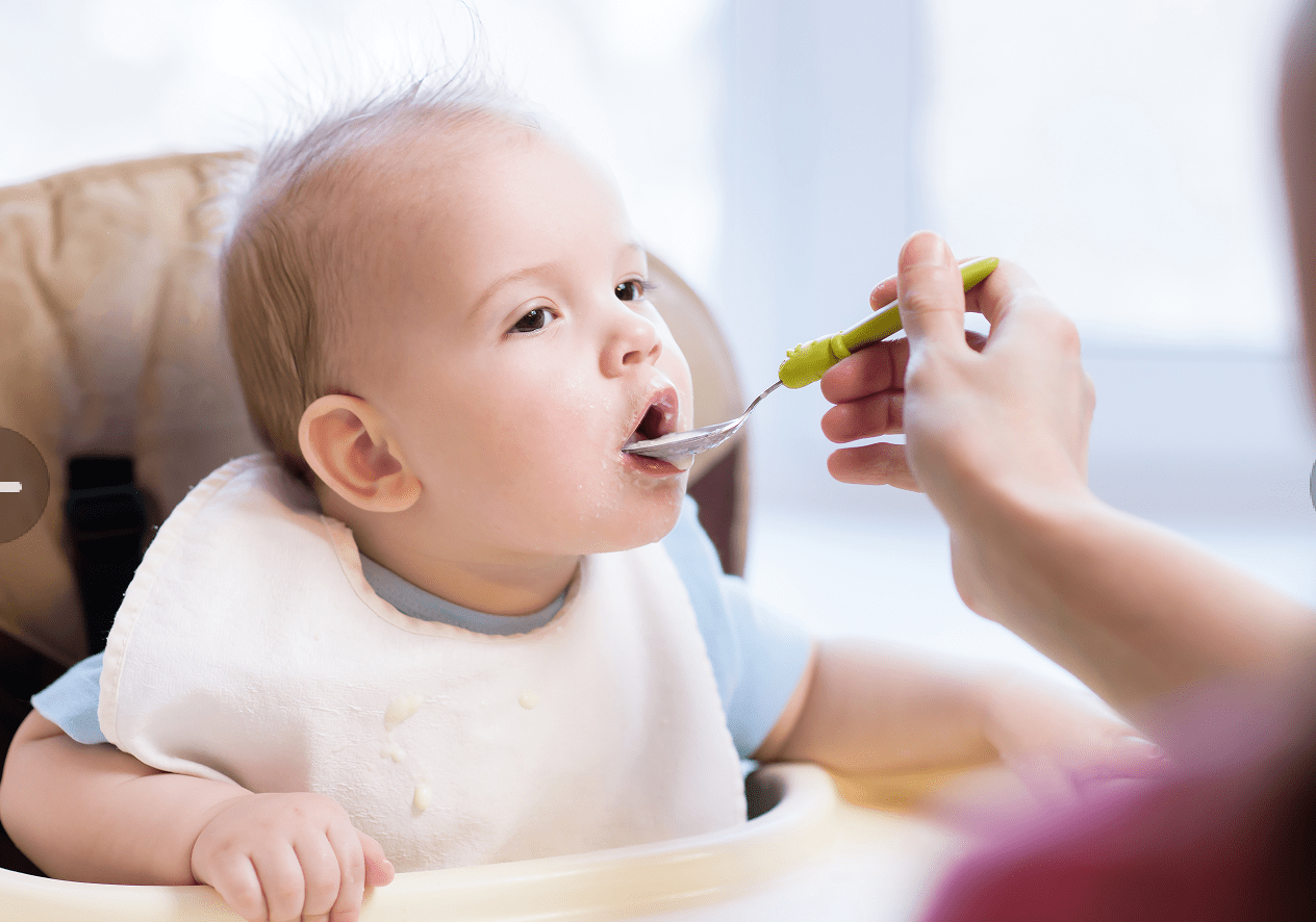 一岁之后孩子辅食转正,家长要关注4个要点,才能让娃吃得更健康