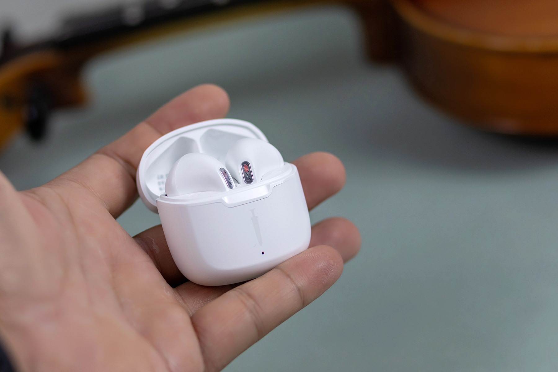 英雄HERO E1蓝牙耳机，朴实的外观给你非凡的体验