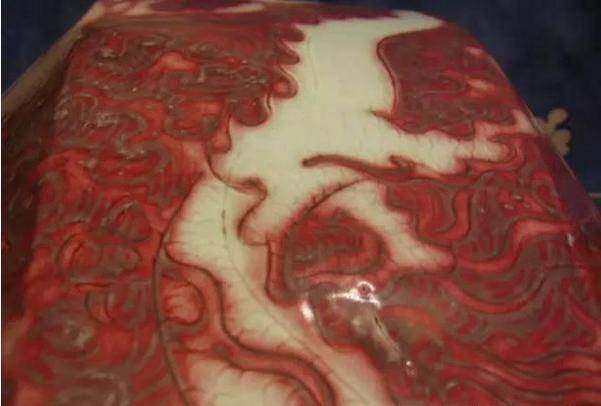 元代和明早期釉里红瓷器鉴定方法 真假对比!_器物_纹饰_装饰