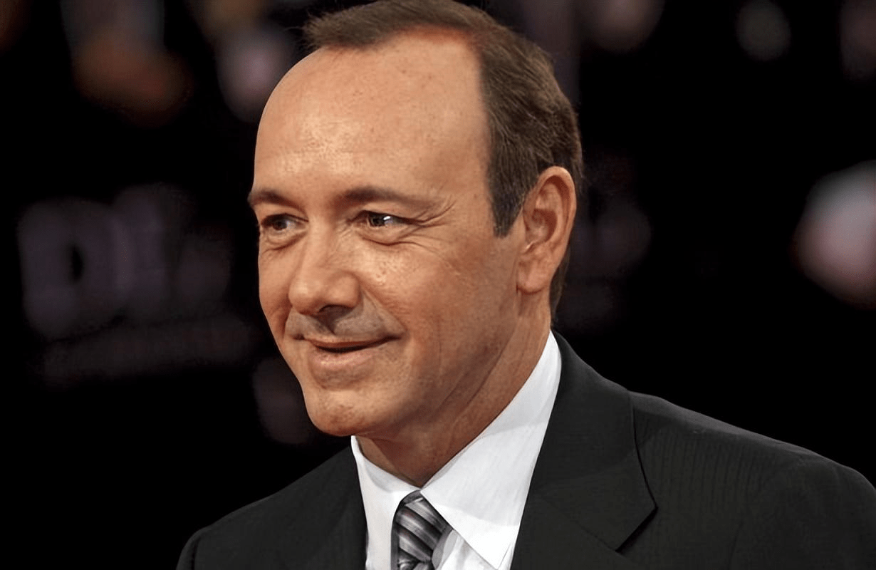 影帝史派西因性侵丑闻,只能去意大利讨生活,如今愿亲自出庭自辩