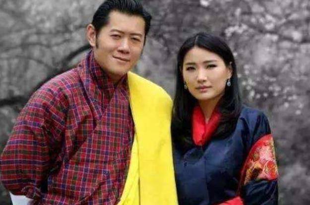 29岁不丹王后好高冷！跟国王全程零交流，生了二宝依旧眉头紧锁